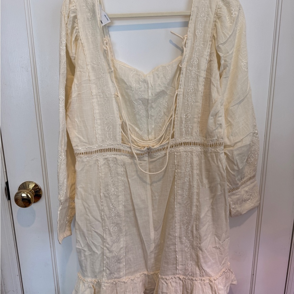 ASOS Curve Cream Long Sleeve Dress - Picture 4 of 7